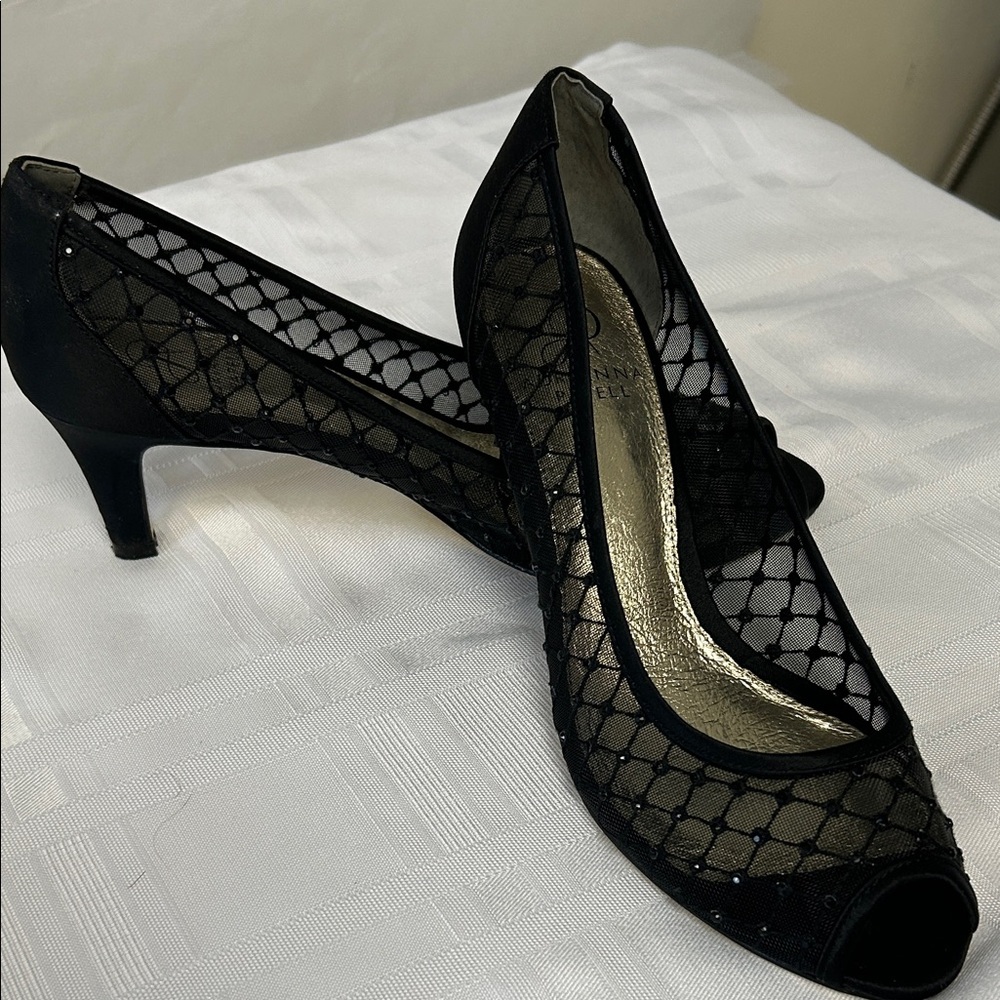 Adrianna Papell Black Mesh Heels